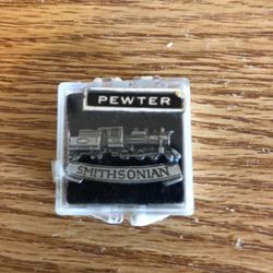Pewter Smithsonian Pin