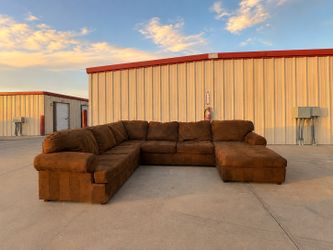 🛋️ Large Mocha Brown Sectional | Clean & Comfortable