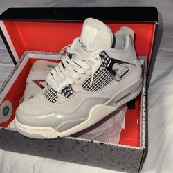 Jordan 4s
