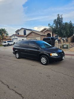 2005 dodge Caravan (eastside)