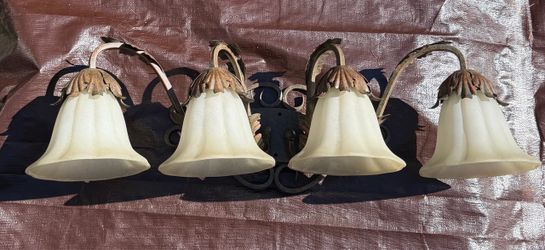 4-Light Ceiling Light Fixture with Leaf Detail