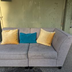 Couch W Throw Pillows