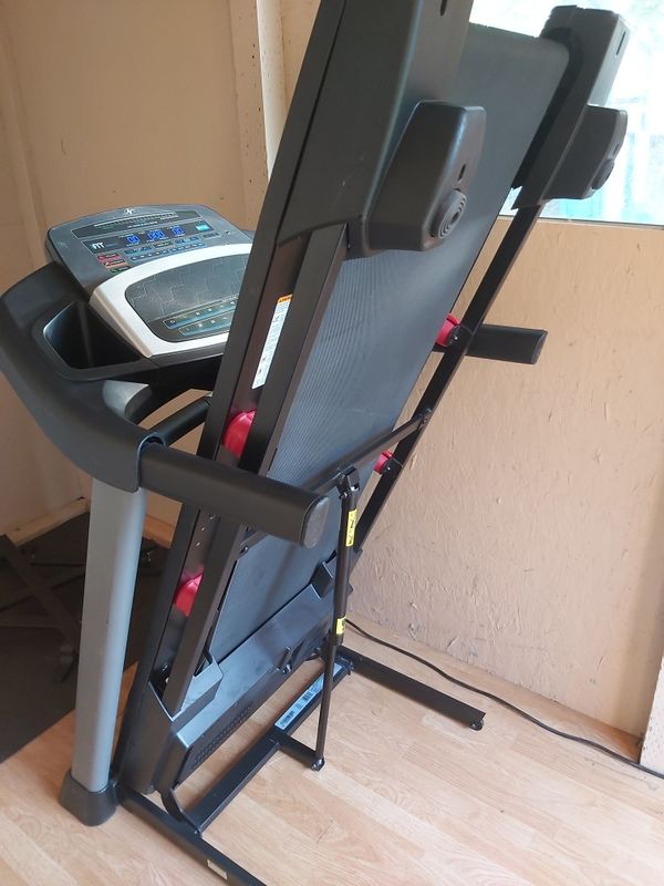 Treadmill Nordictrack T6.7i, Foldable, and incline treadmill in good