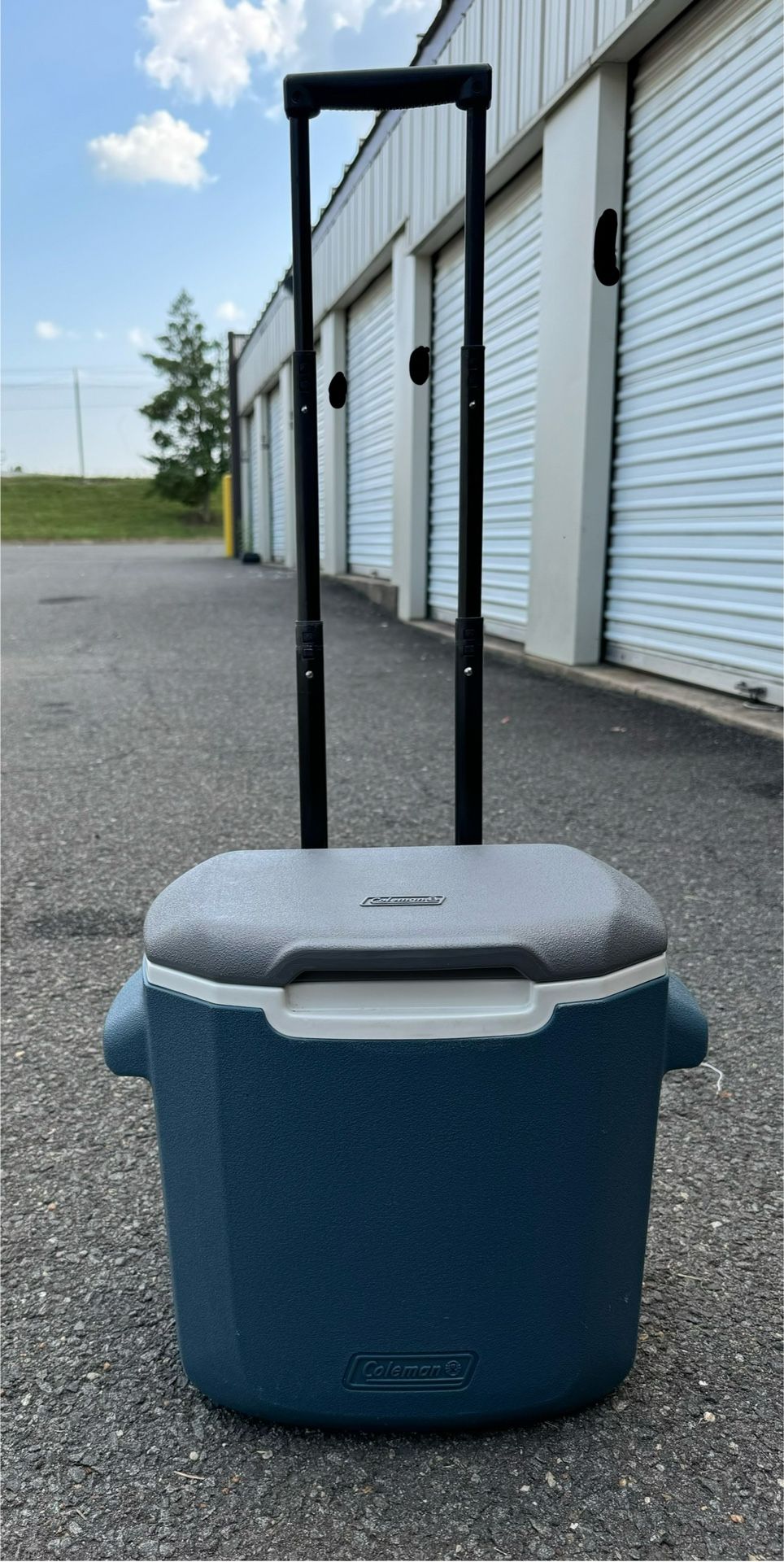 Blue Coleman Wheeled Insulated Chest Cooler