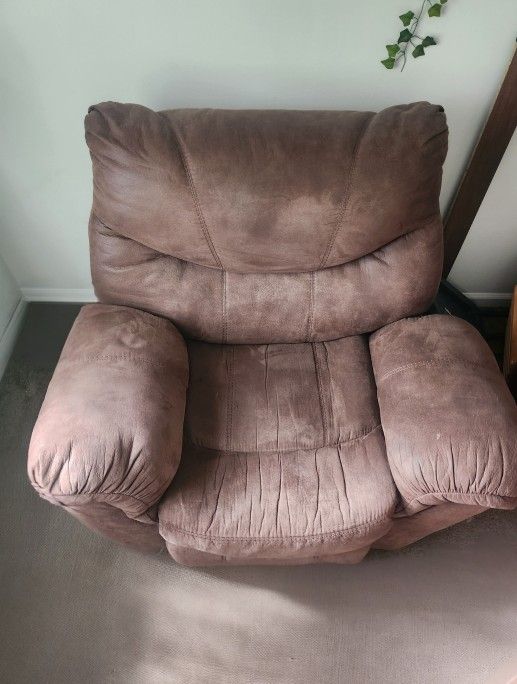 OBO. Electric Reclining And Rocking Chair