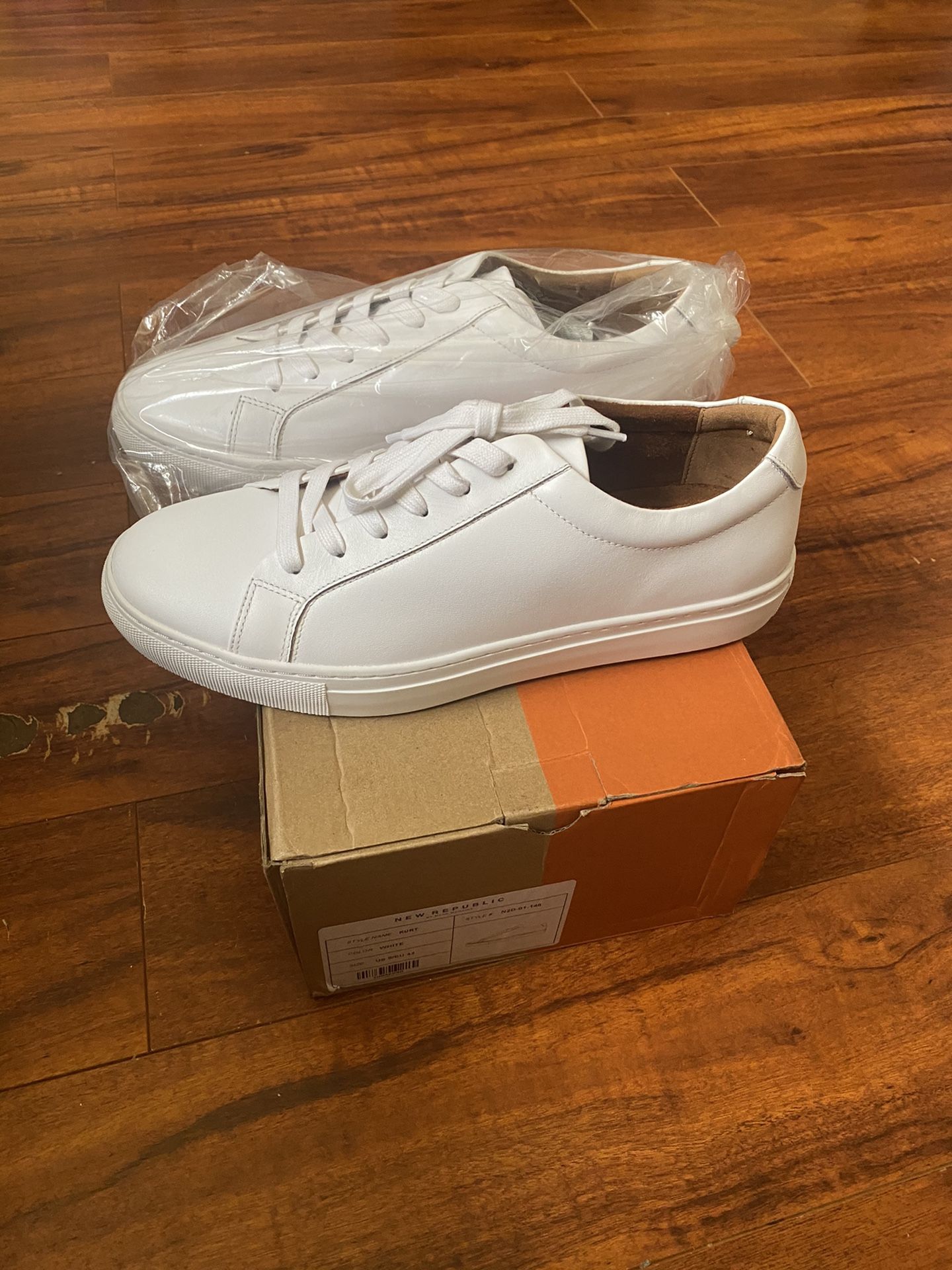 NEW REPUBLIC WHITE SNEAKERS
