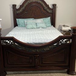 Queen Bed 