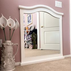 New Classic Furniture Bayfront Vertical Mirror In White. 