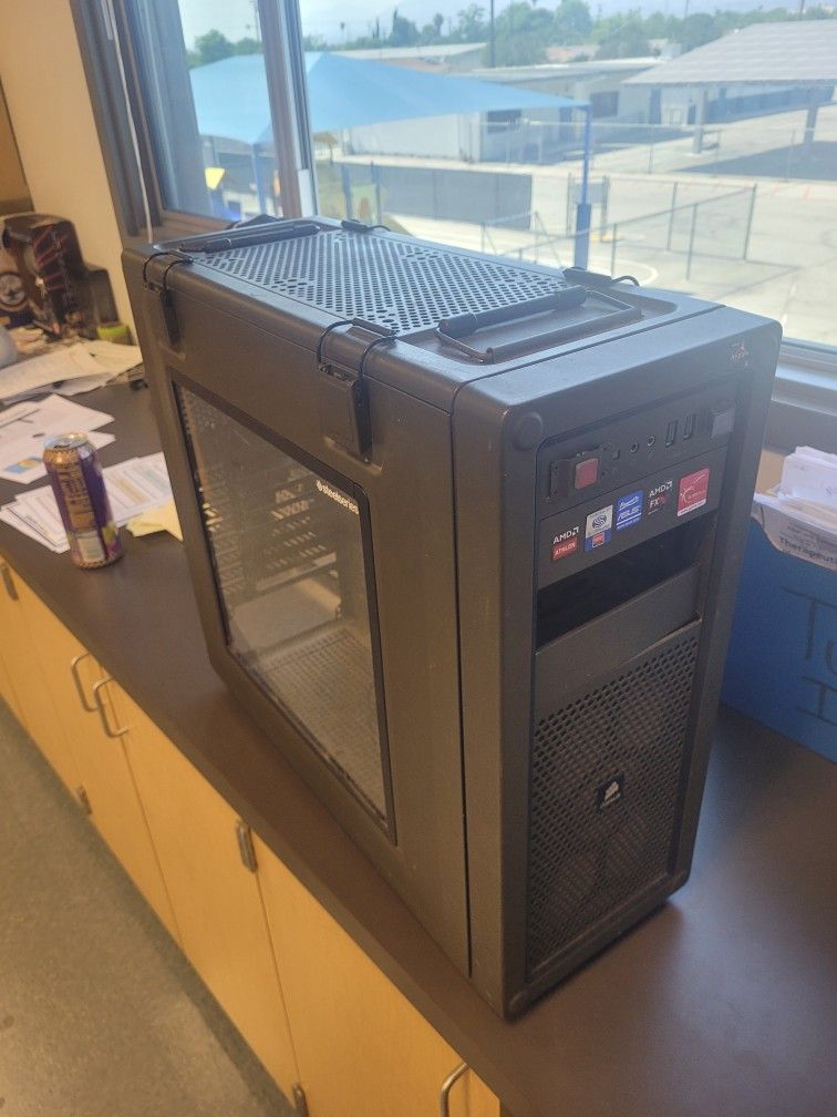 Corsair C70 PC Case w. custom side window