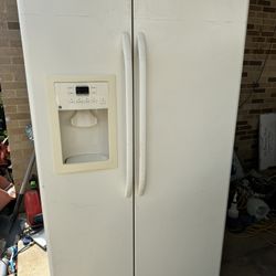 GE Refrigerator 