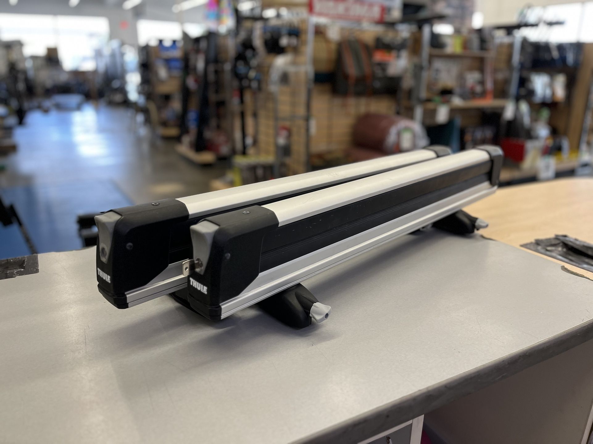 Used Thule Snowpack Extender Ski Rack