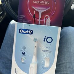 IQ Oral B Toothbrush And Crest Whitening Kit