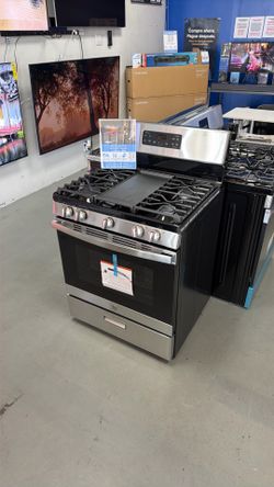 GE 30 Inch 5.0 Cubic Feet 5 Burner Gas Range Brand New 1 Year Manufacturers Warranty