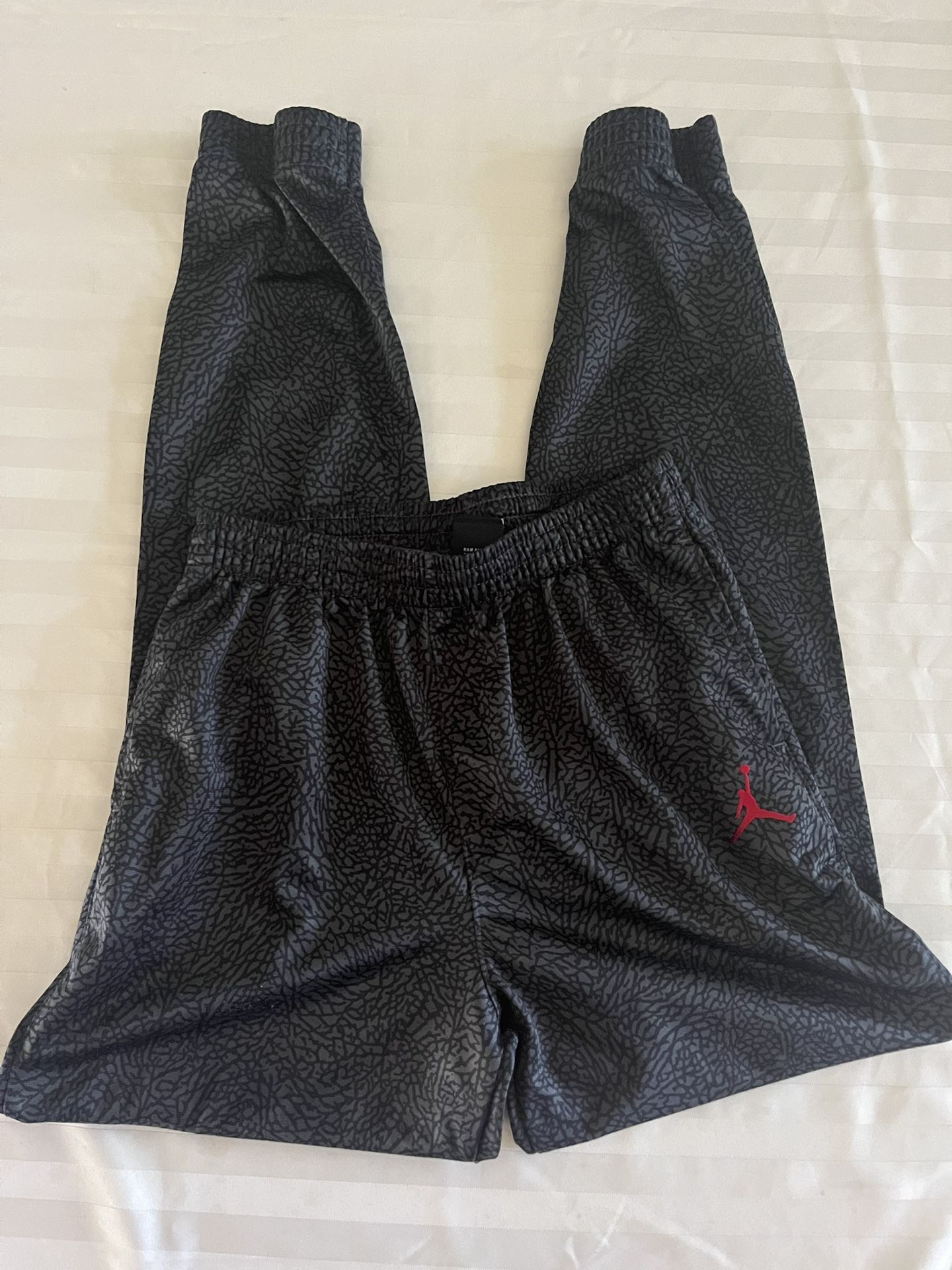 Jordan Brand Boys Black/Gray Elephant Print Pants Size XL (Age 13-15 Year Old)