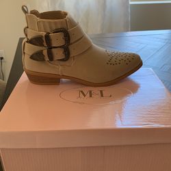 New M$L Beverly Hills Boots Size 7 1/2 