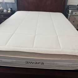 Queen Awara Natural Luxury Hybrid Mattress - Like New !