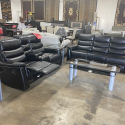 Floor Model Sofá And Loveseat Recliners $$1299