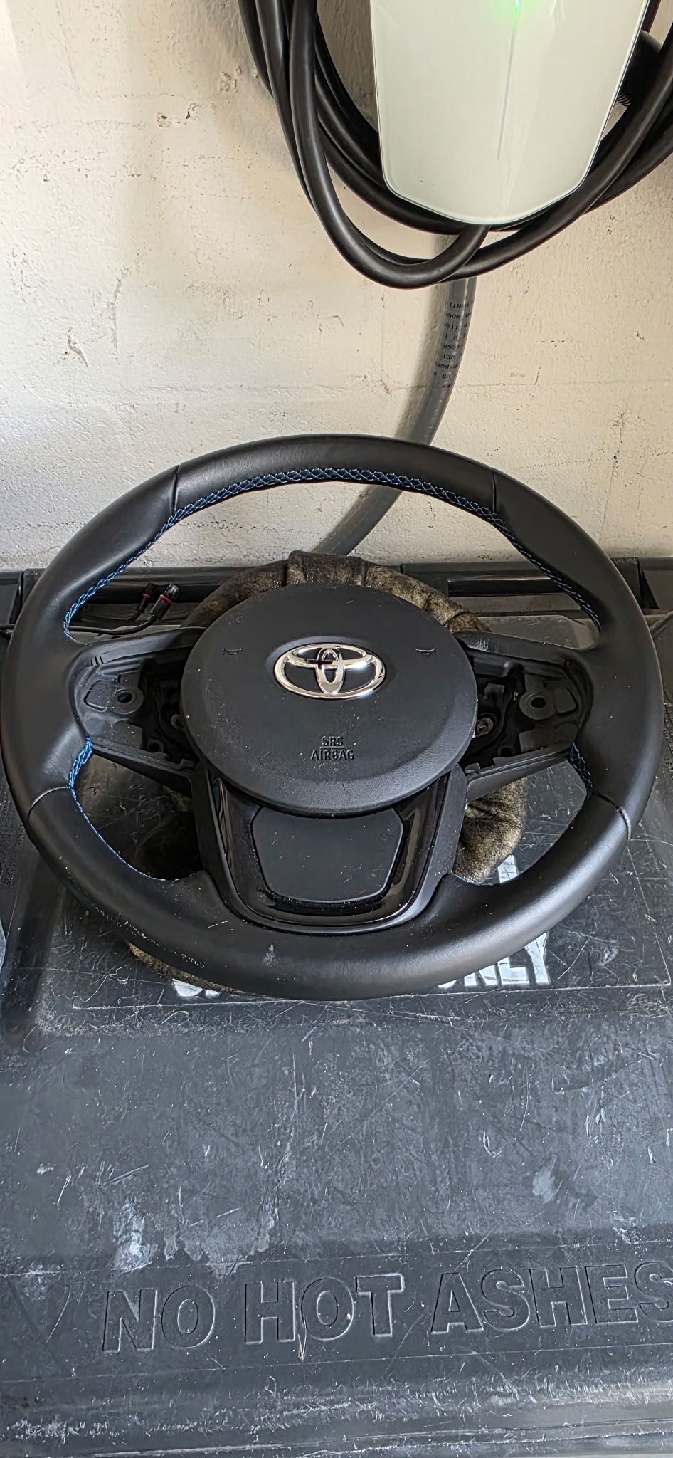 891 Steering Wheel And Side Panels