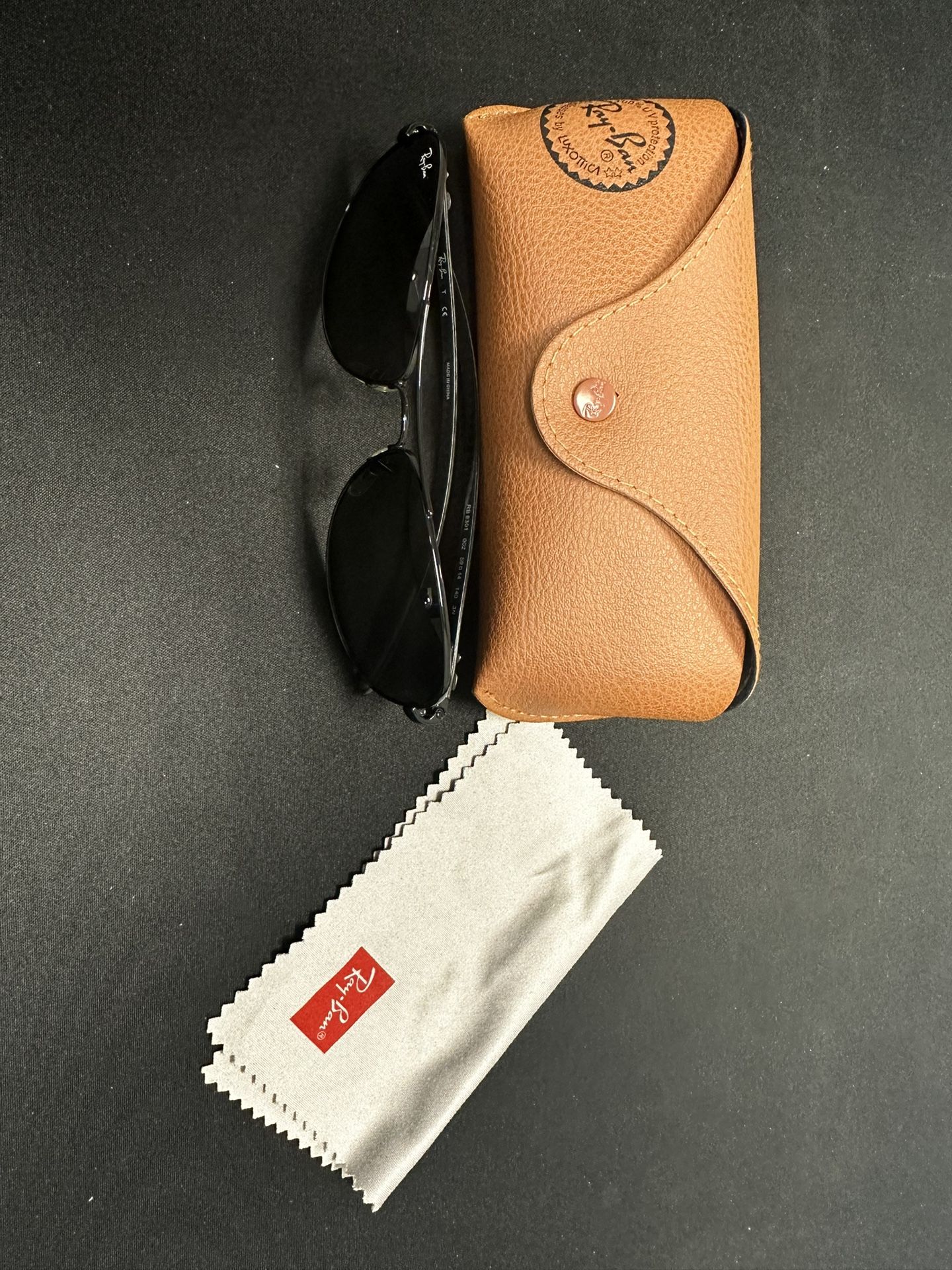 Ray-Ban RB8301 002 59-14 3N Carbon Fiber Sunglasses w/ Tan Case