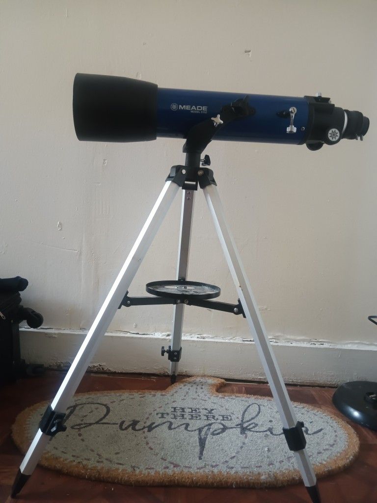 MEADE TELESCOPE 