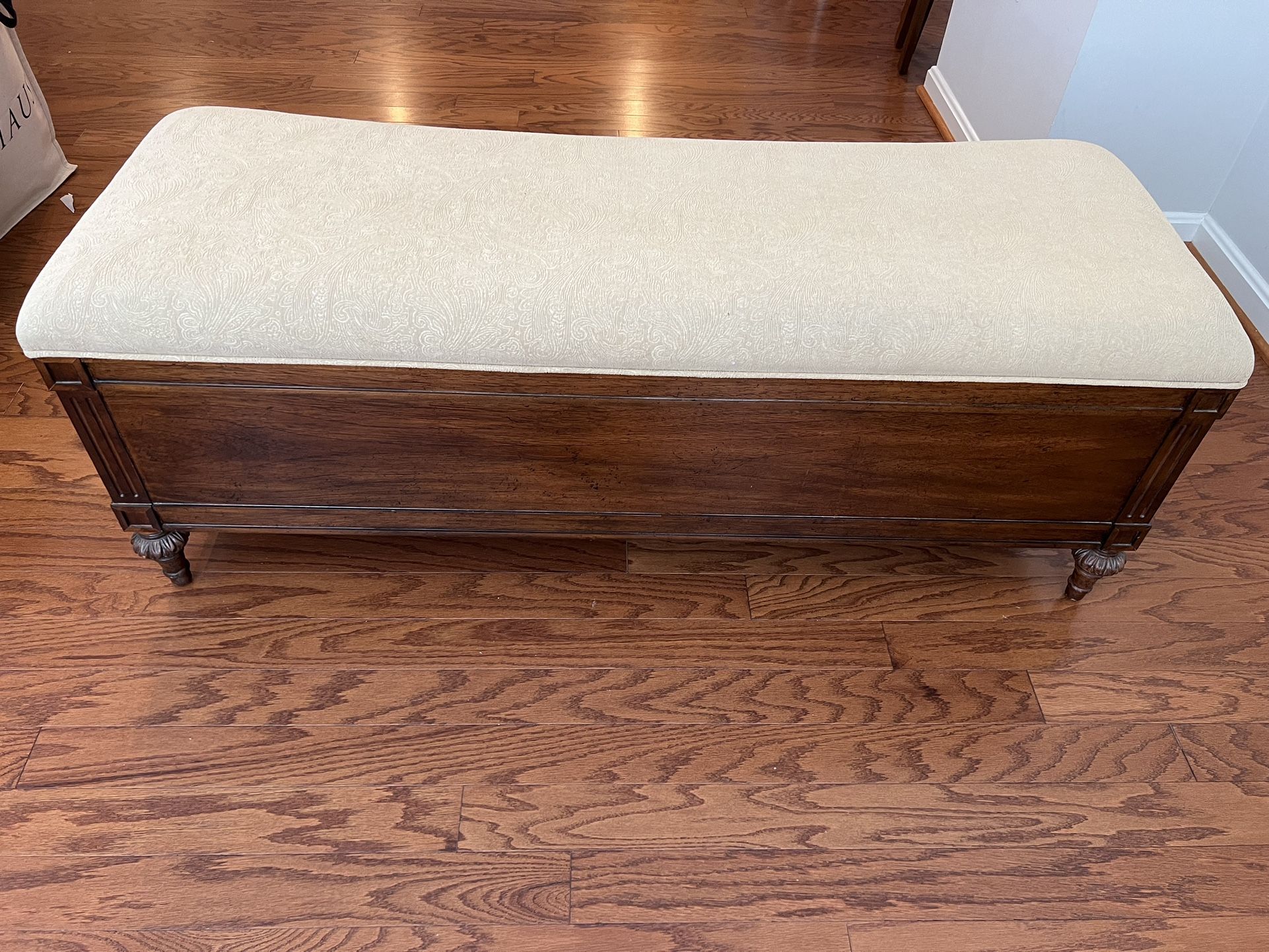Bedroom Bench With Cedar Drawers 