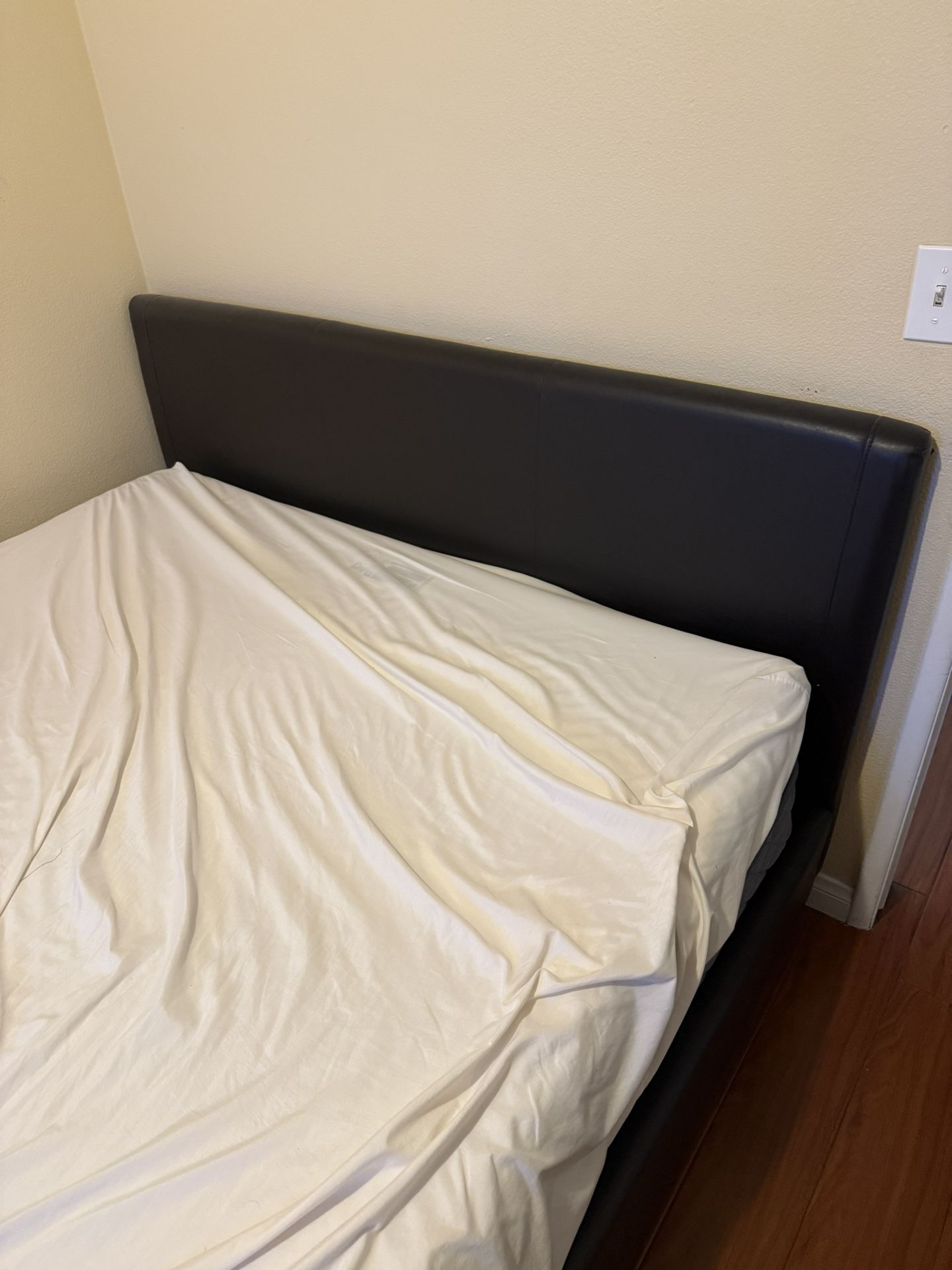 Free Queen Bed Frame And Mattress
