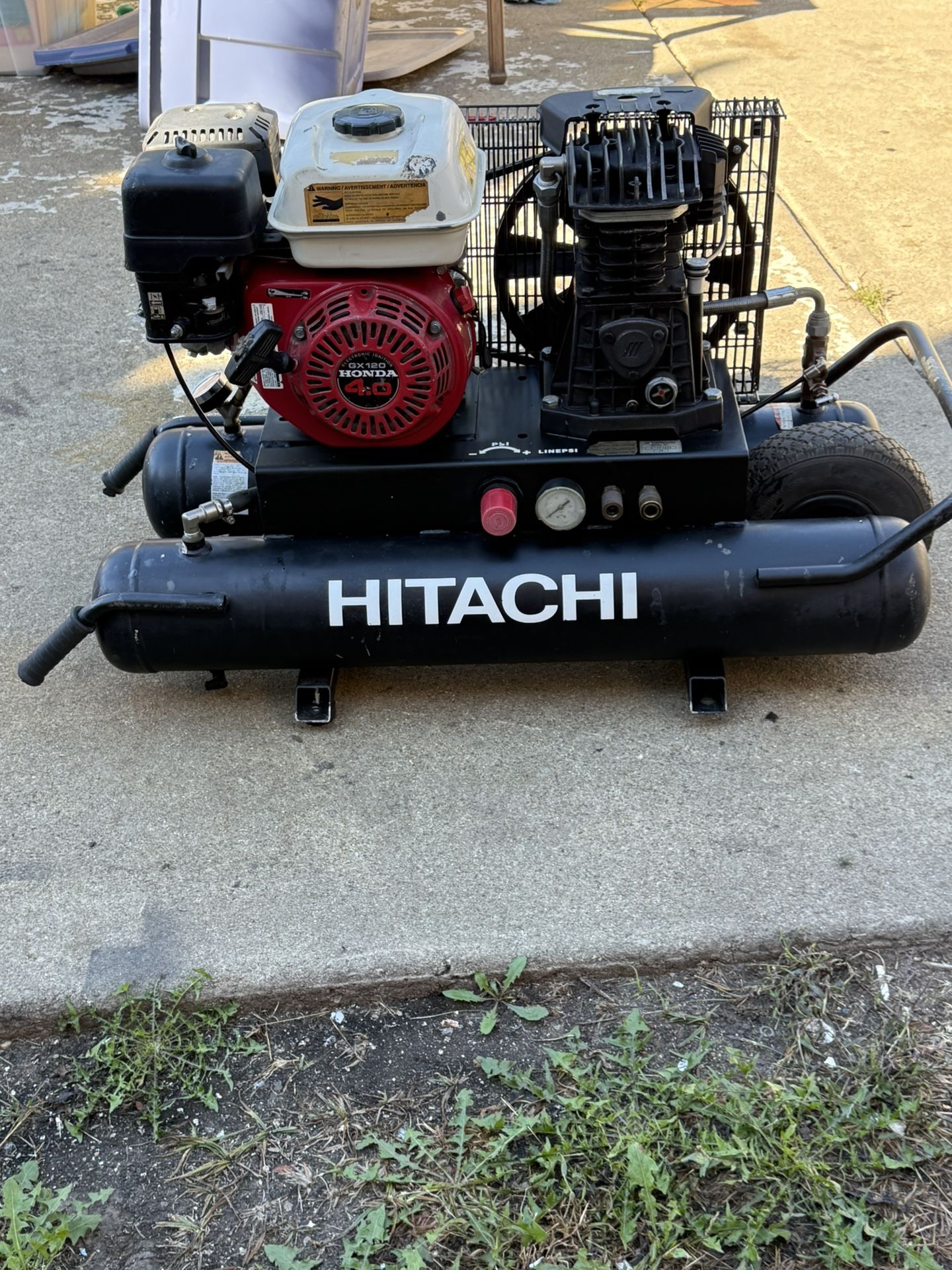 Hitachi 4.0 hp 9 gallon compressor, everything works fine, just cash.