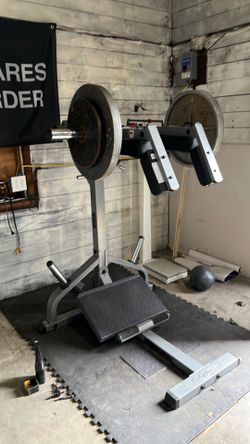 Body solid leverage squat