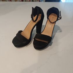 BLACK HEELS