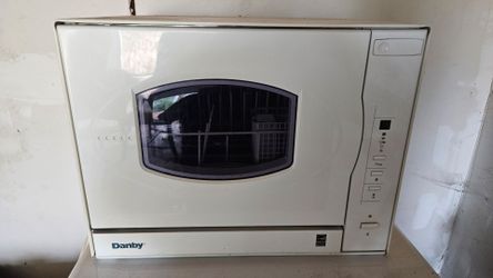 Countertop dishwasher