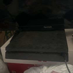 PS4 Slim 