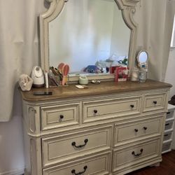 Dresser and Nightstand 