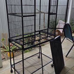 Jaula Negra Para Aves En Exelentes Condiciones 