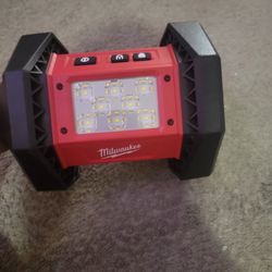 Milwaukee Flood Light 