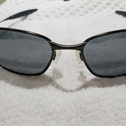 Oakley Whisker Polarized With 2.50 Readers At Bottom