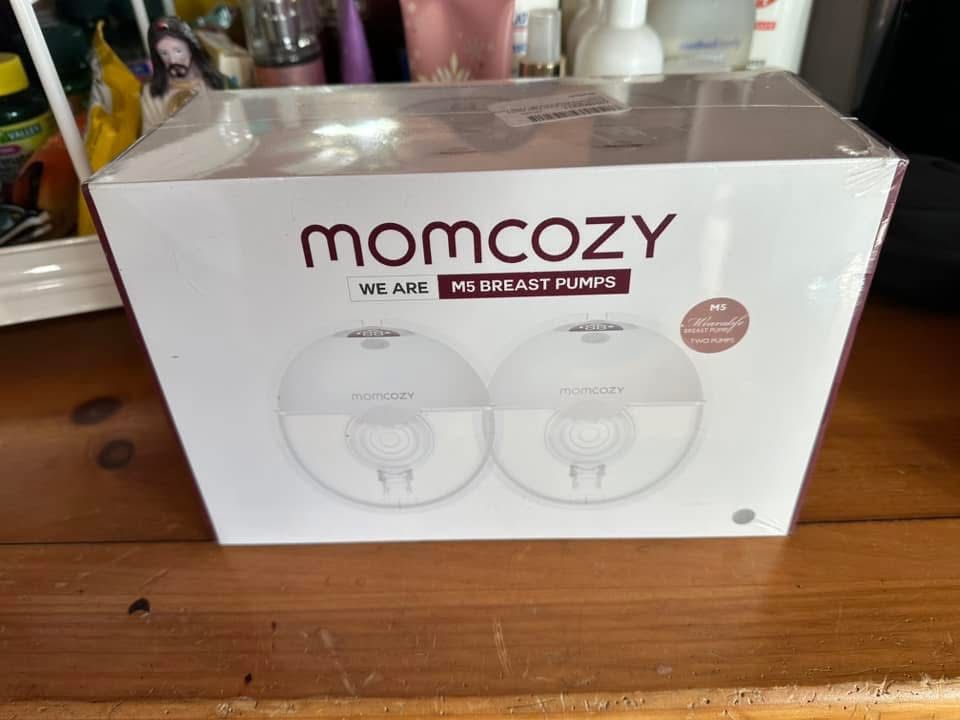 Momcozy M5 Breast pump