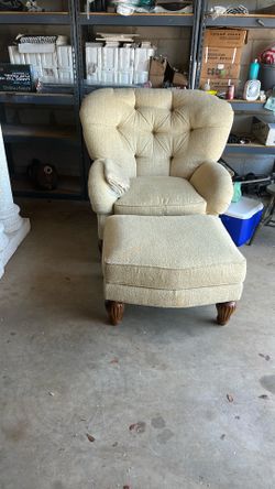 Chair w/ ottoman (oversized )