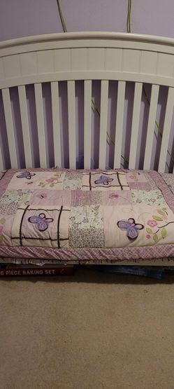 4 In 1 Graco White Crib