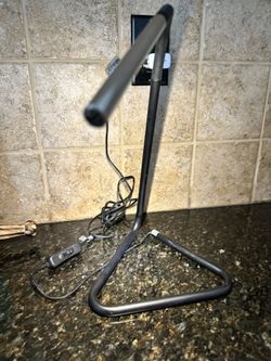 Desk or Table Lamp LED w USB