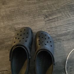 Im selling these size 11 crocs.
