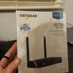 NETGEAR R6020 750 Mbps 4 Port Dual Band WiFi Router
