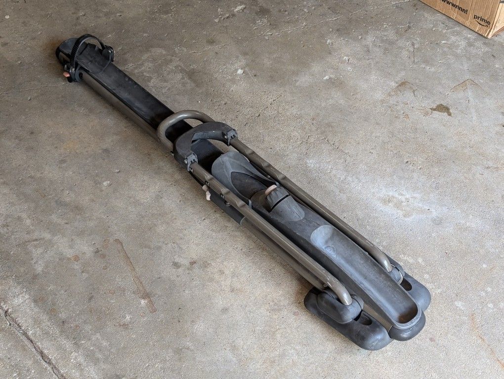 Yakima High Roller Up Right Bike Rack + Mounting Kits