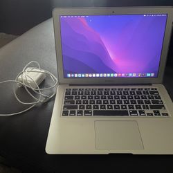 (2015) MacBook Air “13” Like New  
