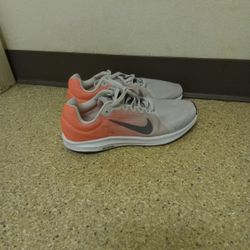 Nike Women's Shoes 9.5
