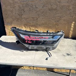 Headlight Toyota RAV4 Prime