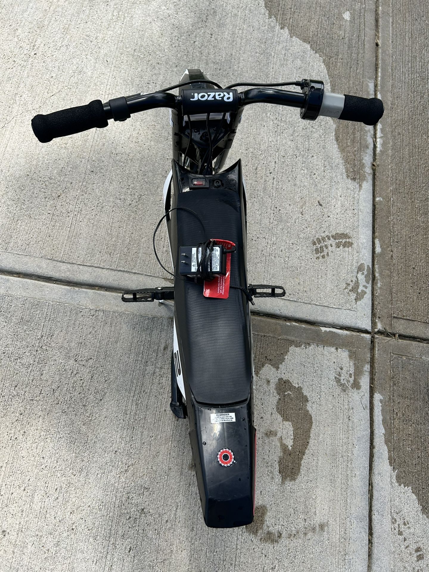 Razor Electric Dirt Bike Mx125 W/charger (good Condition) for Sale in