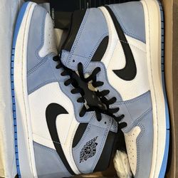 Jordan 1 Retro High OG “University Blue” size 12.5
