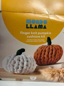 Halloween Craft Loom Knit Pumpkins Activity Kit - Mondo Llamaâ„¢
