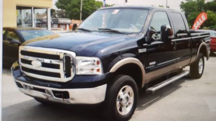 2005 Ford F-250 Super Duty 4dr Crew Cab Lariat 4WD SB