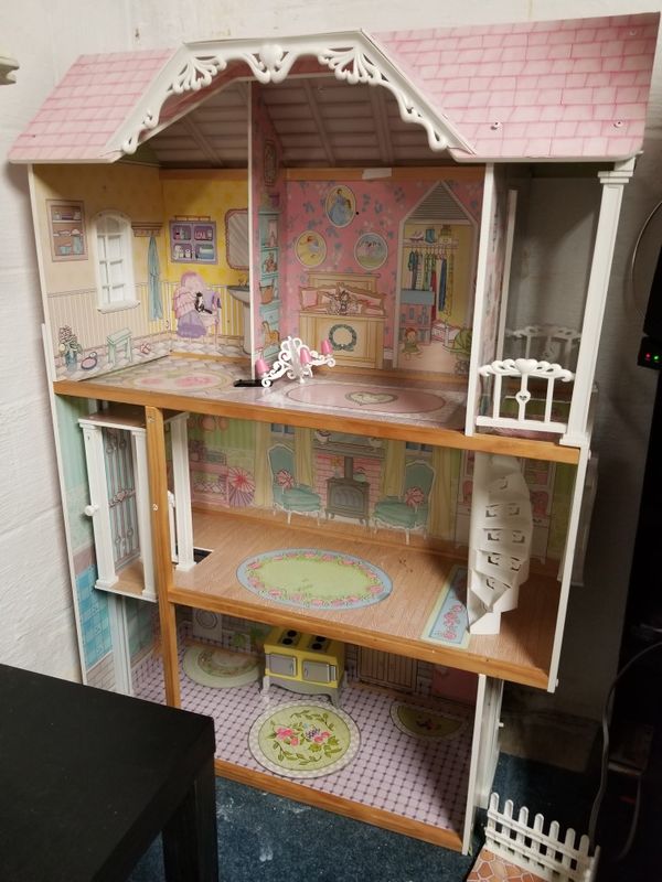 Doll house for Sale in Columbus, OH OfferUp